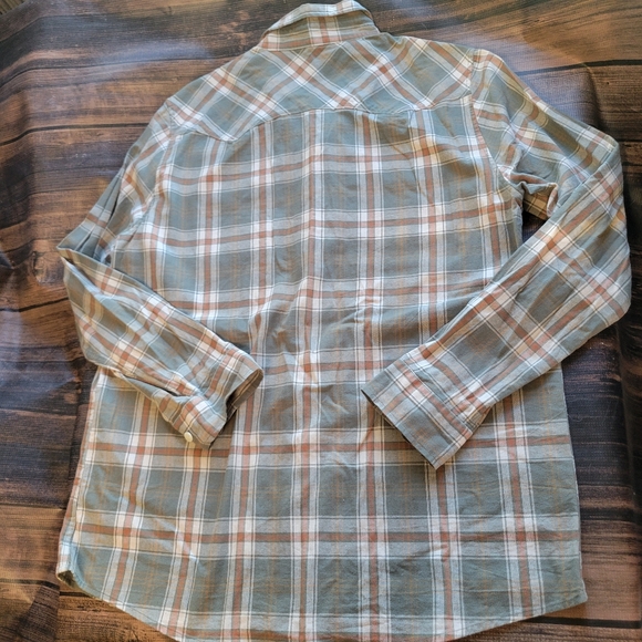 Salty Crew Button-up - Picture 5 of 5
